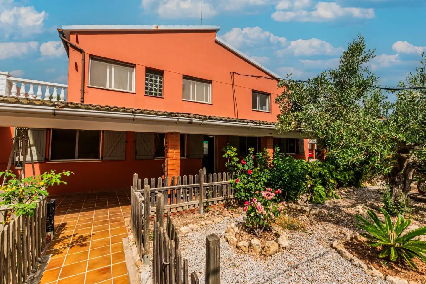 Vista exterior de Casa o xalet en venda en Avinyonet del Penedès amb Jardí privat, Terrassa i Traster