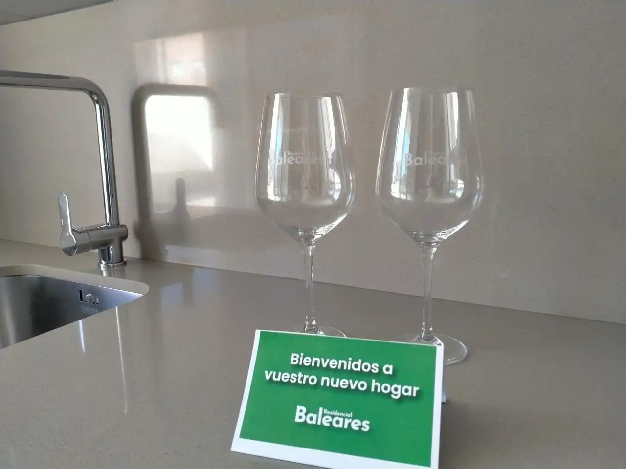 Wohnung zum Verkauf in Zaragoza mit Klimaanlage, Heizung und Terrasse