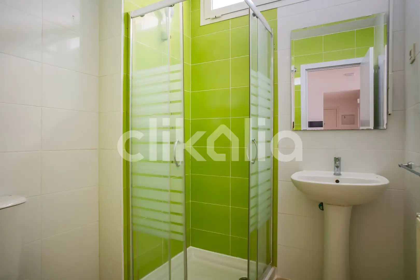 Badezimmer von Wohnung zum Verkauf in Tres Cantos mit Heizung, Privatgarten und Terrasse