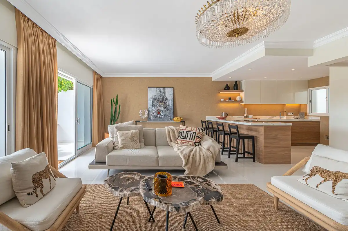 Living room of Flat for sale in Marbella  with Air Conditioner, Terrace and Storage room