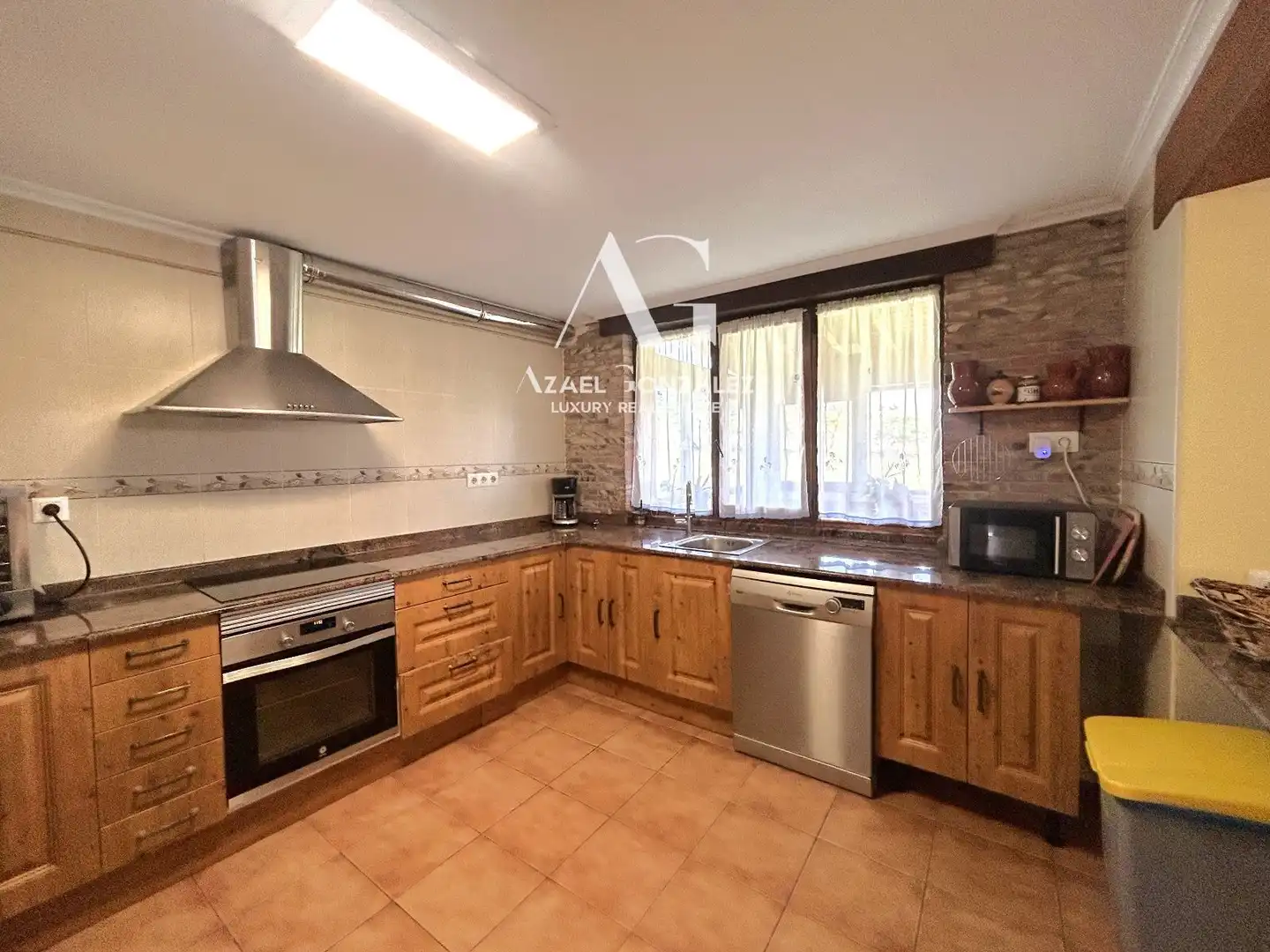Cocina de Casa adosada en venta en Val de San Vicente  con Calefacción, Terraza y Amueblado
