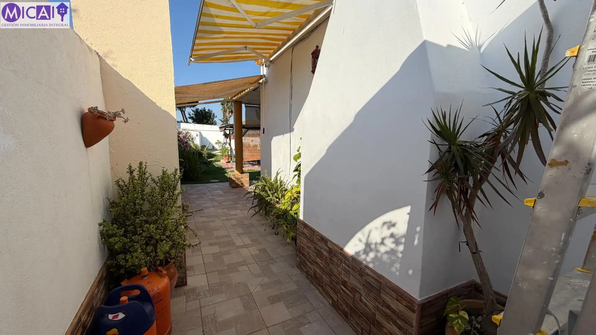 Terrassa de Casa o xalet en venda en Chiclana de la Frontera amb Jardí privat, Traster i Piscina