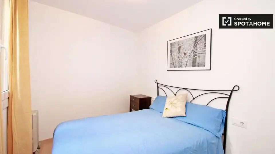 Dormitori de Apartament per a compartir en Barcelona amb Aire condicionat, Calefacció i Terrassa
