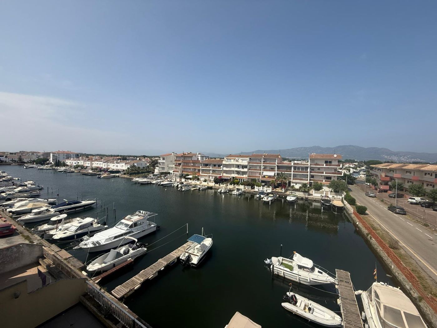 Vista exterior de Apartament en venda en Empuriabrava amb Aire condicionat, Calefacció i Terrassa