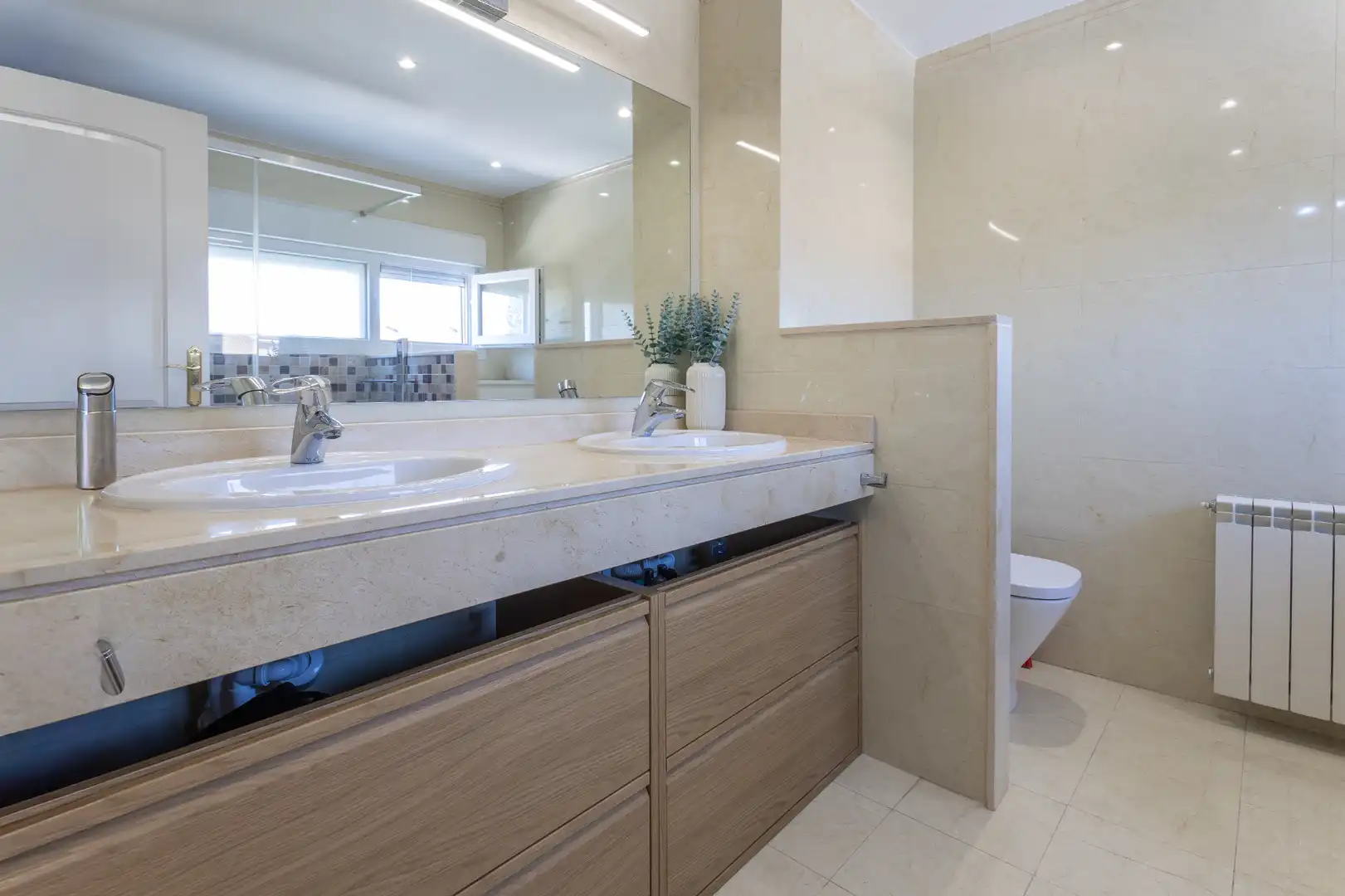 Bathroom of Houses for sale in Villanueva de la Cañada  with Air Conditioner, Heating and Private garden