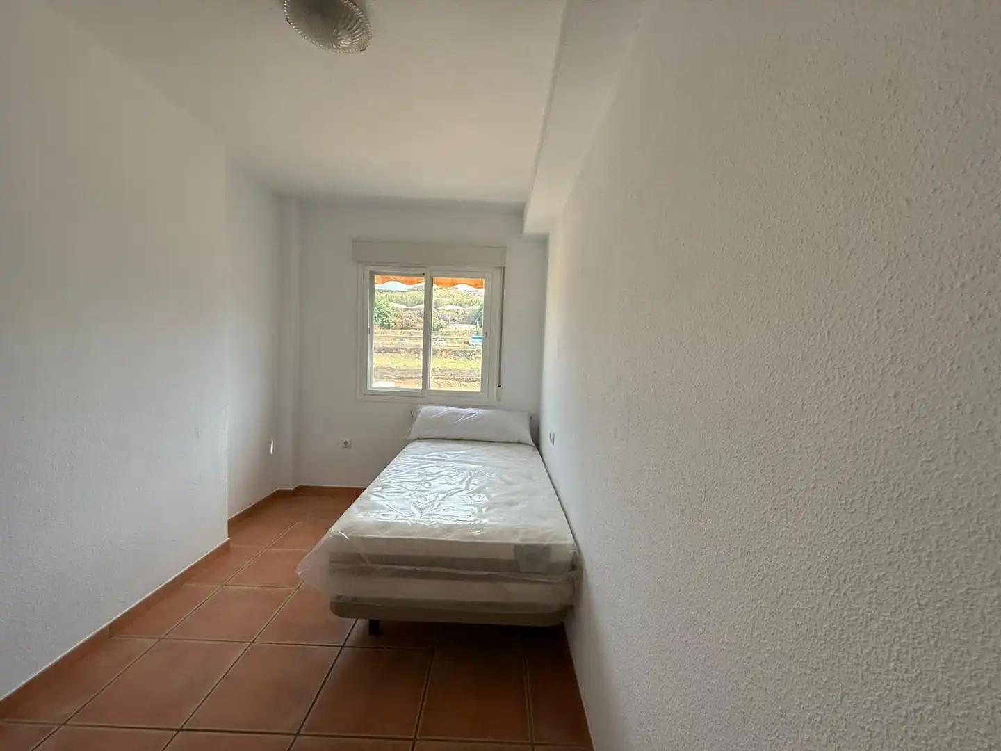 Habitación de Apartamento en venta en Torrox con Aire acondicionado y Terraza