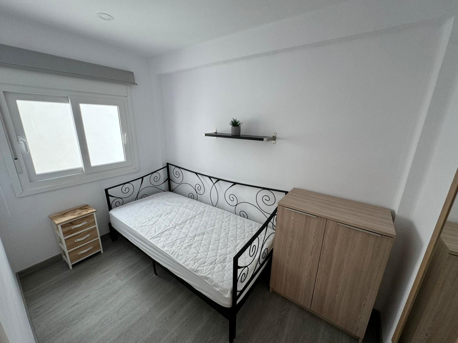 Bedroom of Flat to rent in Sagunto / Sagunt  with Air Conditioner, Heating and Parquet flooring