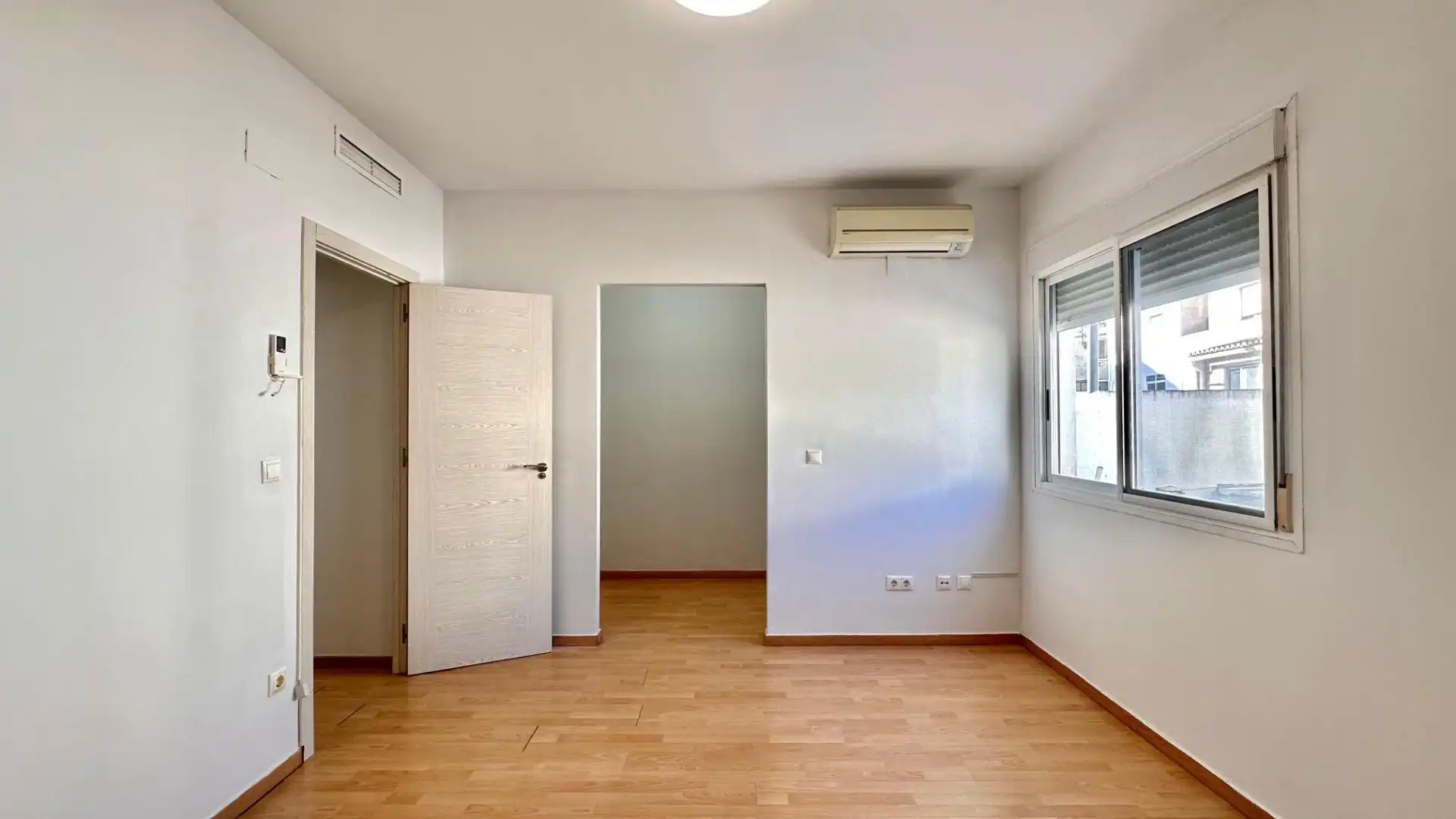 Dormitori de Casa adosada en venda en Carlet amb Aire condicionat i Calefacció