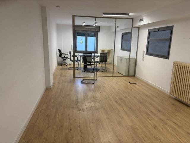 Local comercial en Alquiler en Calle Antoni Cusidó en Creu Alta