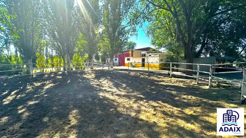 Parking de Finca rústica en venta en Madridejos con Terraza