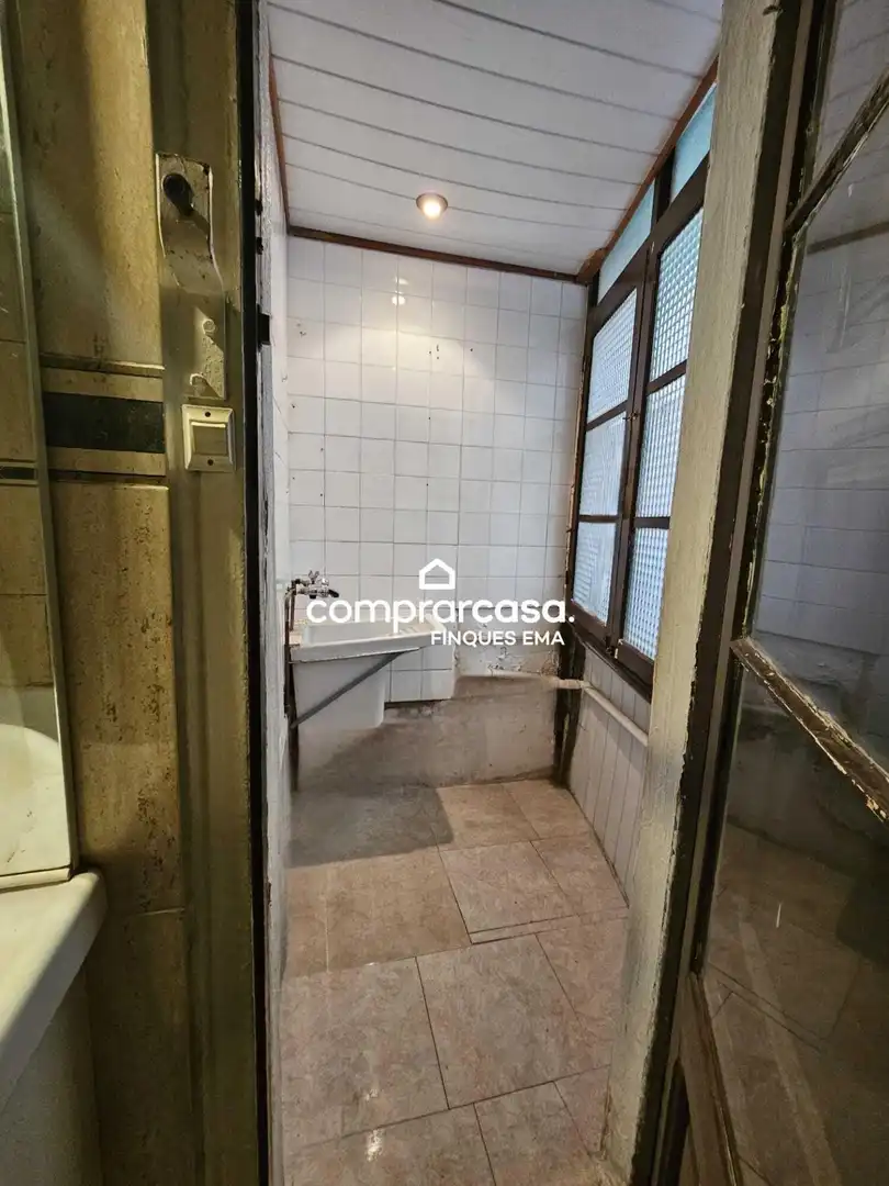 Piso en venta en Barcelona con Balcón