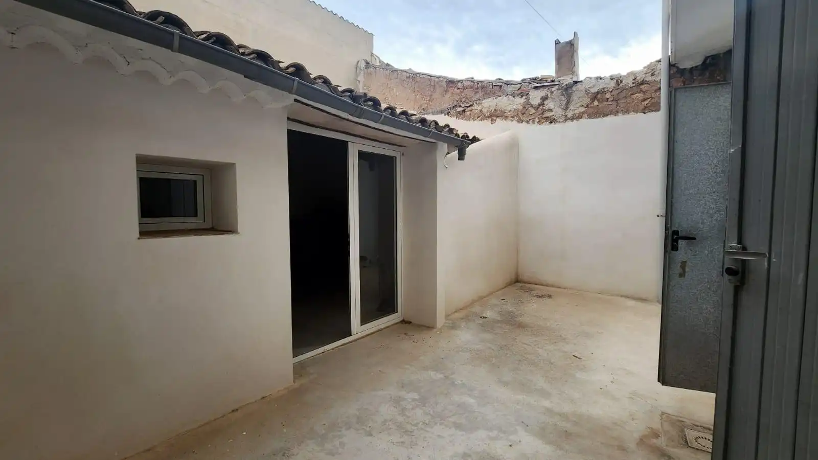 Houses for sale in El Pinós / Pinoso  with Storage room