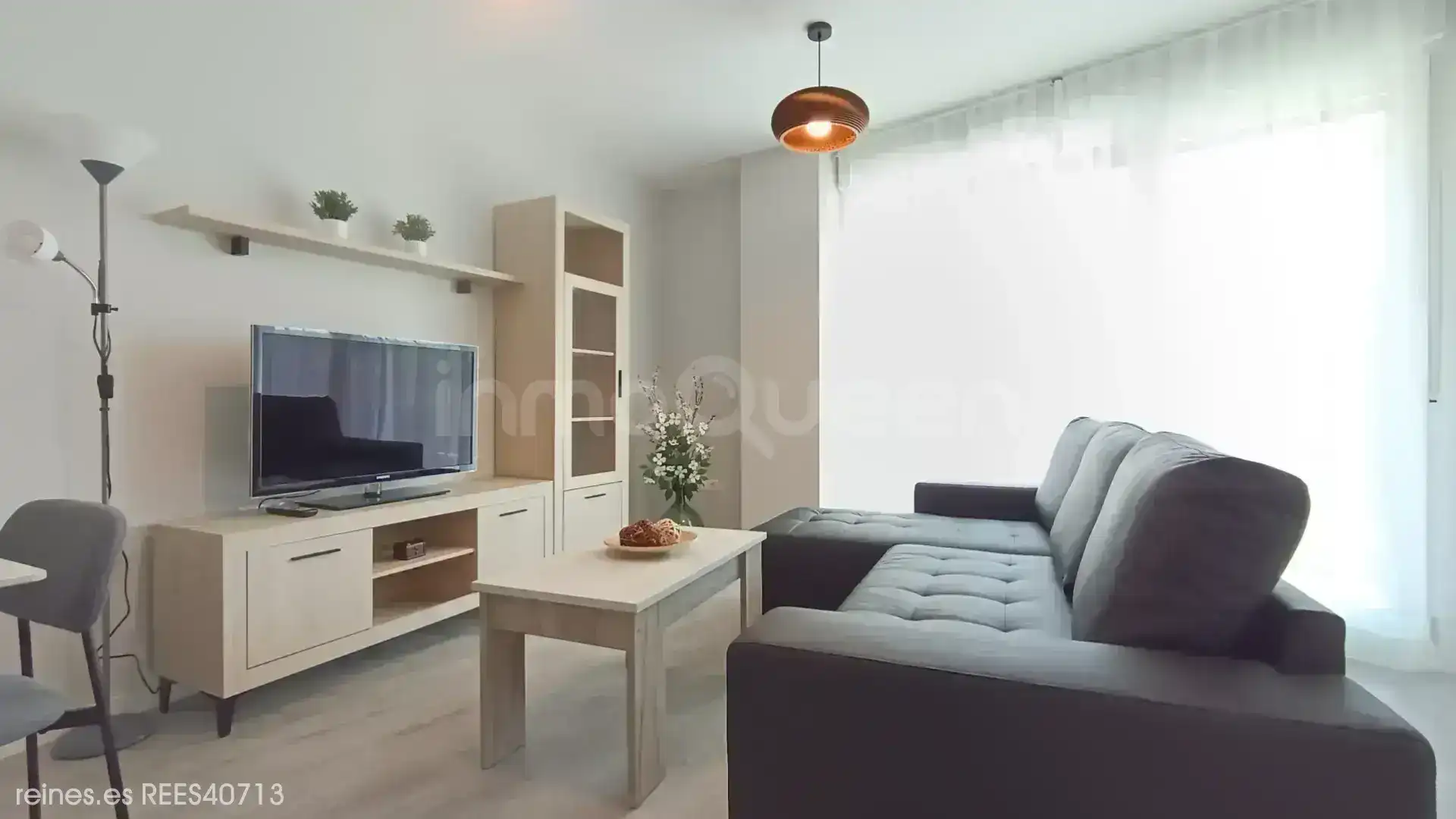 Sala de estar de Piso de alquiler en Oviedo  con Calefacción, Terraza y Amueblado