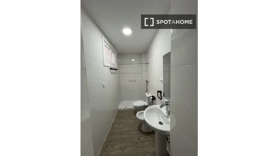 Badezimmer von Wohnung zur Miete in Serra mit Klimaanlage, Heizung und Möbliert