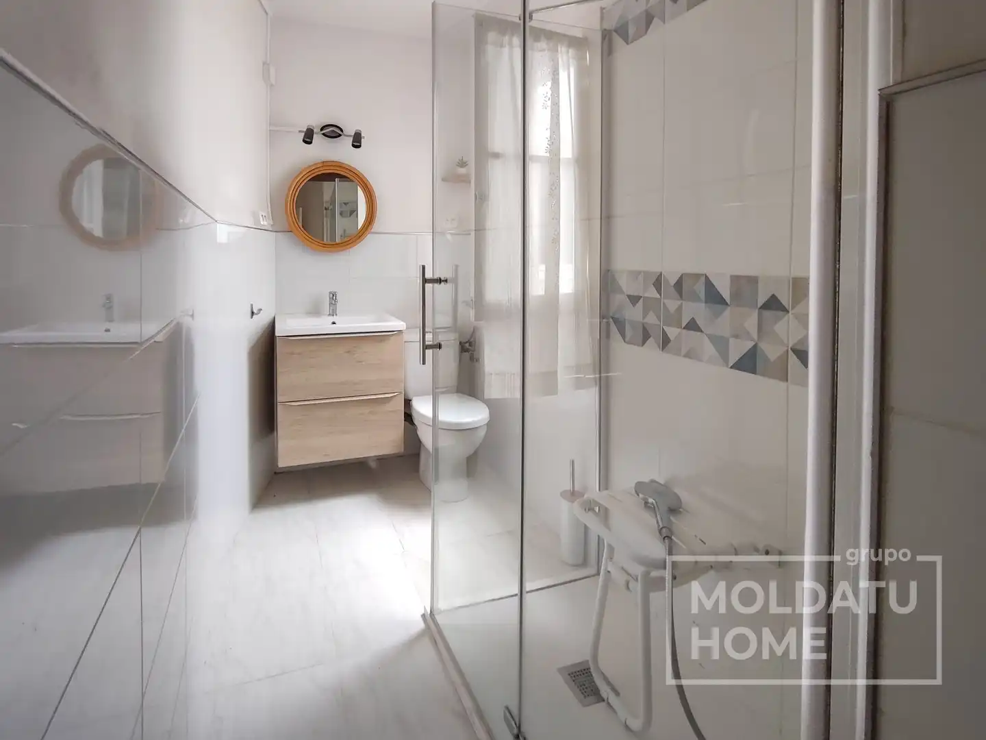 Badezimmer von Dachboden zum Verkauf in Irun  mit Heizung und Terrasse