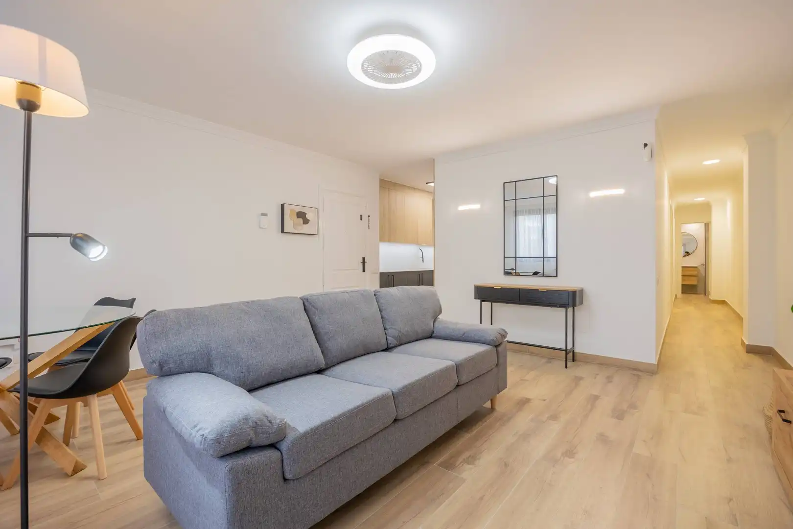 Sala de estar de Piso de alquiler en Las Palmas de Gran Canaria con Amueblado, Balcón y Alarma