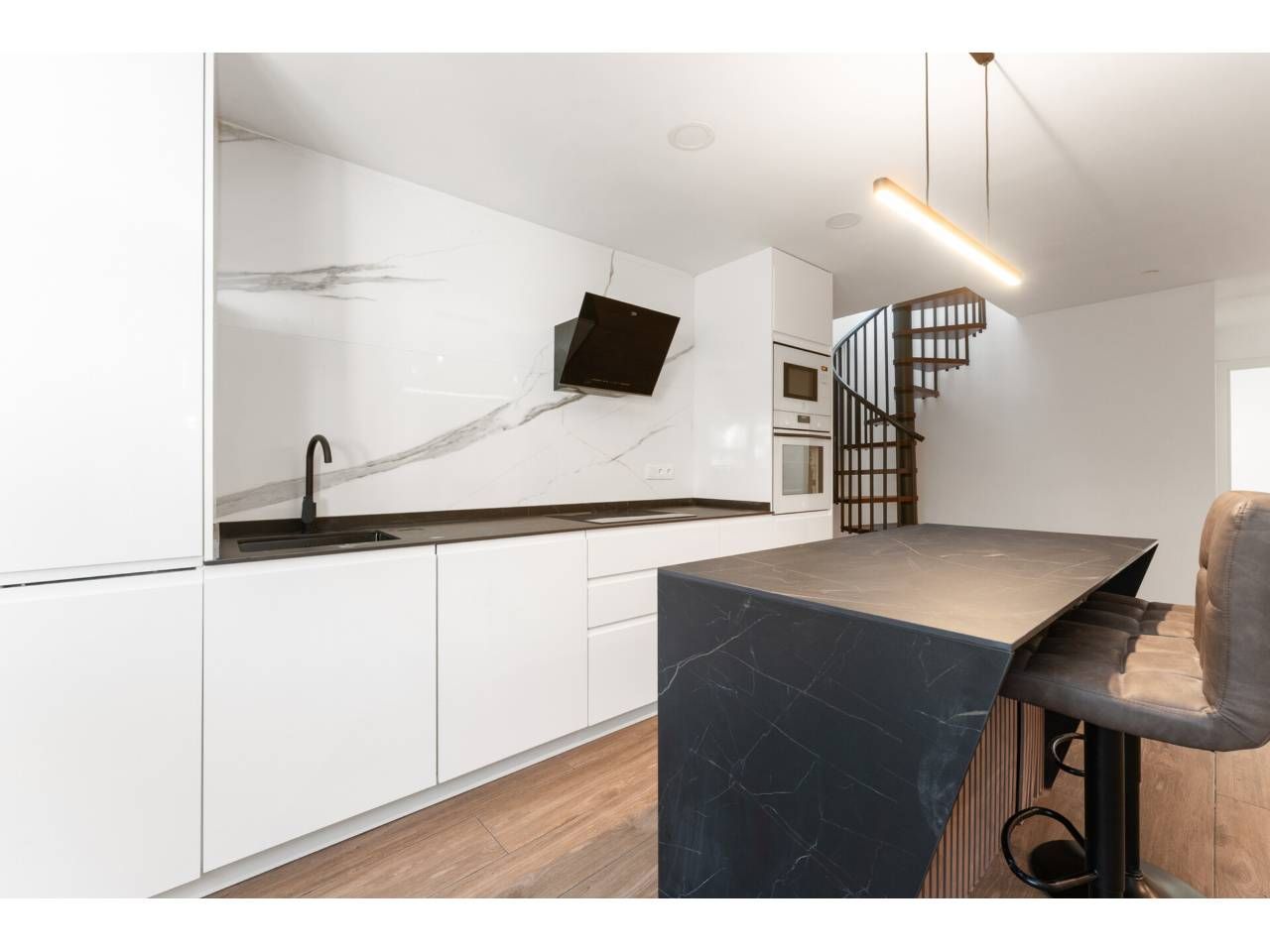 Kitchen of Single-family semi-detached for sale in Vilanova i la Geltrú  with Air Conditioner, Parquet flooring and Terrace