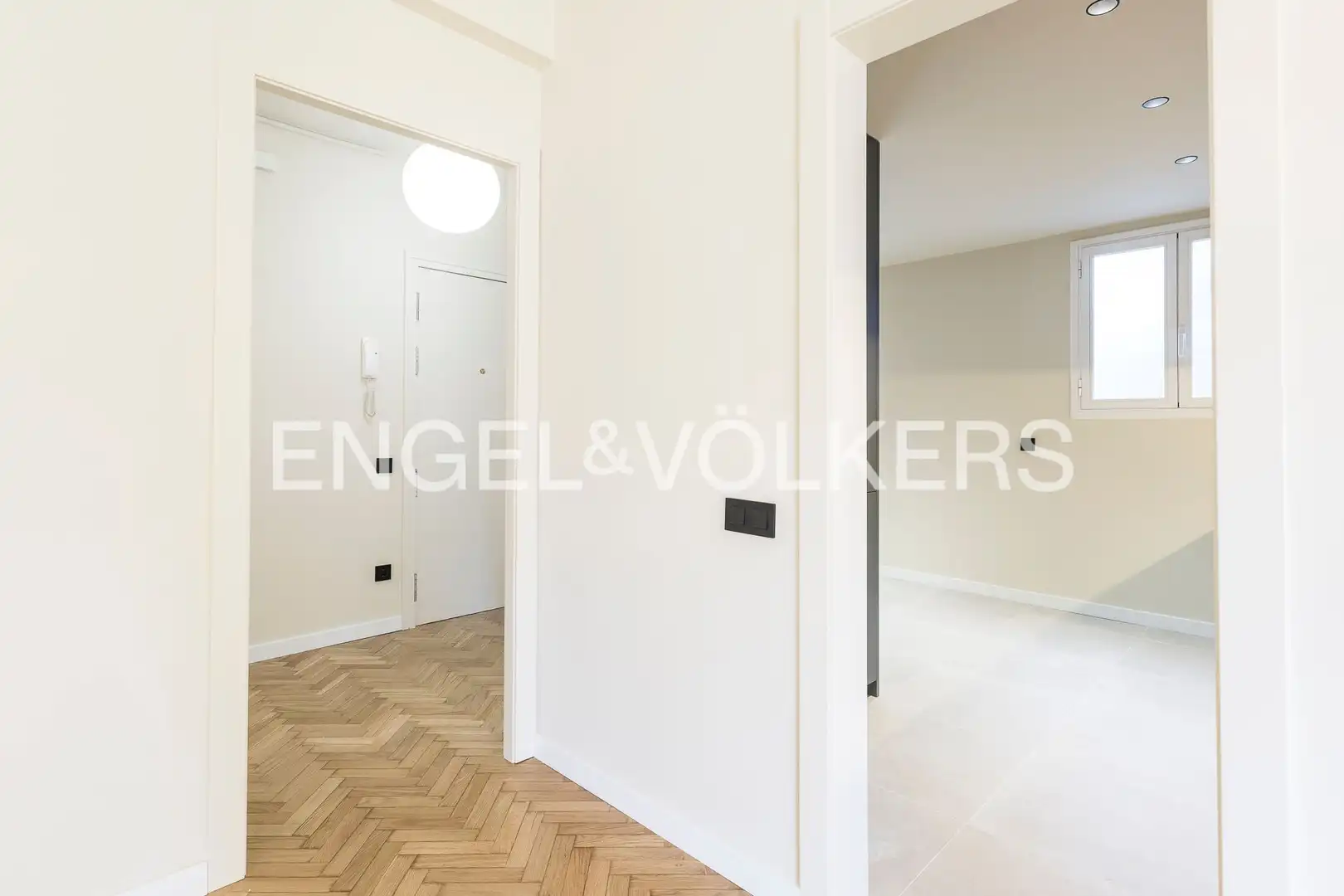 Flat for sale in Barcelona  with Air Conditioner, Heating and Parquet flooring