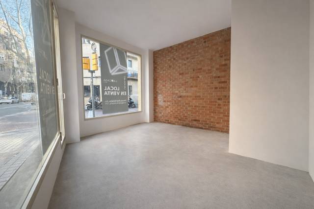 Local comercial en Venta en Carrer de las Navas de Tolosa en El Camp de l'Arpa del Clot