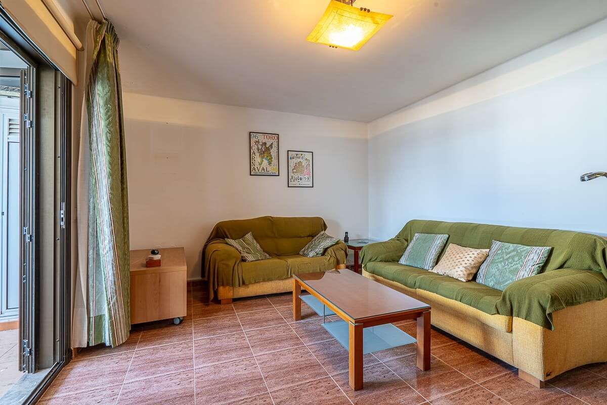 Sala d'estar de Apartament en venda en Tías amb Terrassa i Moblat