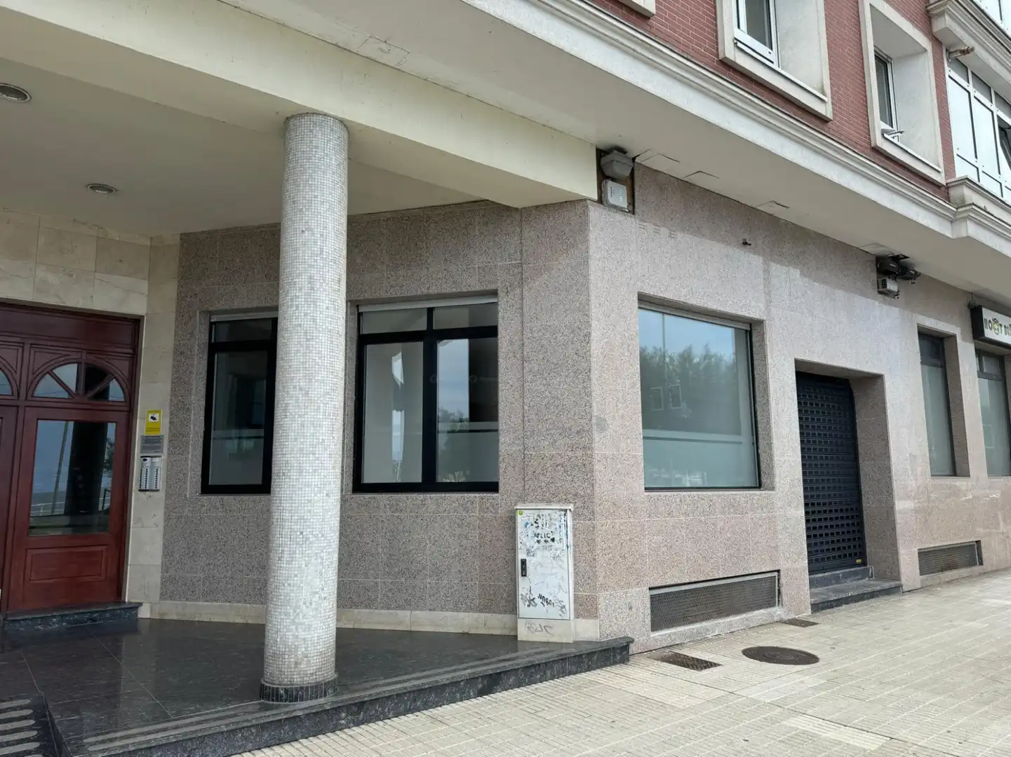 Vista exterior de Pis en venda en Gijón  amb Calefacció
