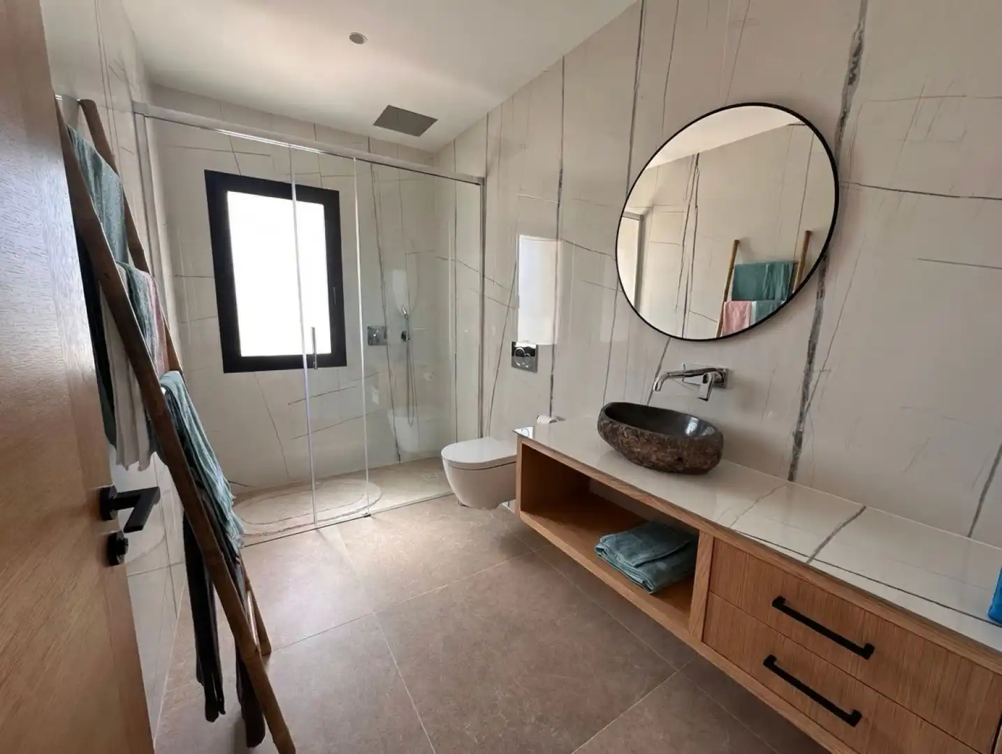 Baño de Casa o chalet de alquiler en Muro con Aire acondicionado, Calefacción y Jardín privado