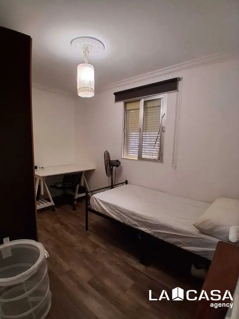 Dormitori de Pis en venda en Dos Hermanas amb Aire condicionat i Terrassa