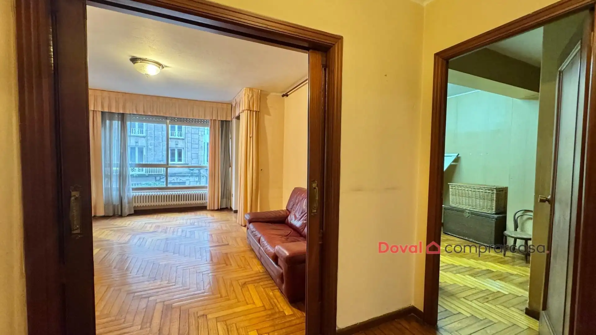 Sala de estar de Piso en venta en Vigo  con Calefacción, Parquet y Terraza