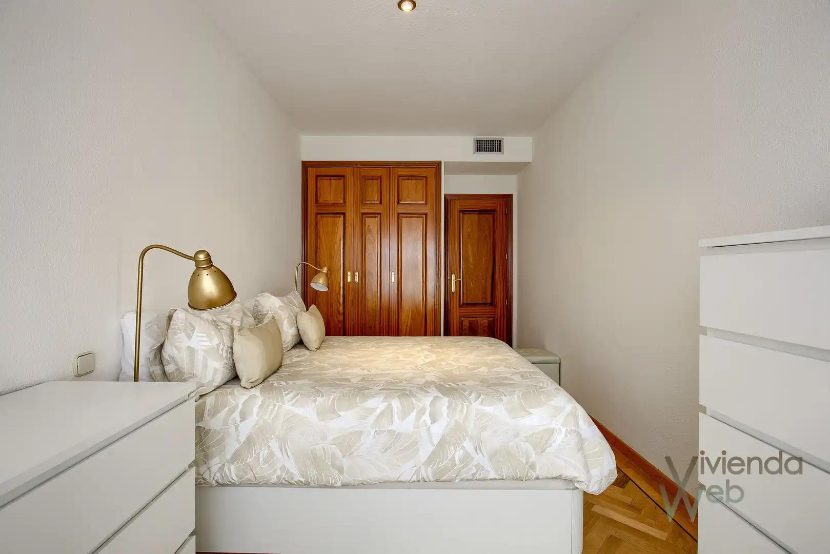 Schlafzimmer von Wohnungen zur Miete in Madrid mit Klimaanlage, Heizung und Privatgarten