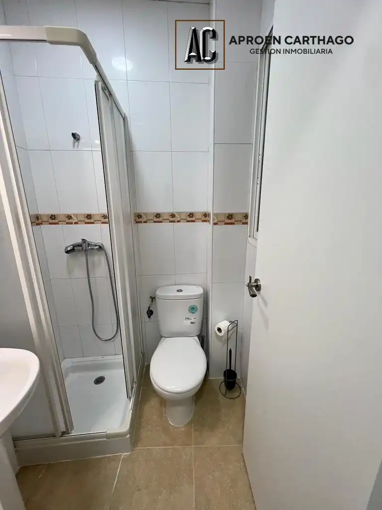 Study for rent in Calle Gloria, Casco Antiguo