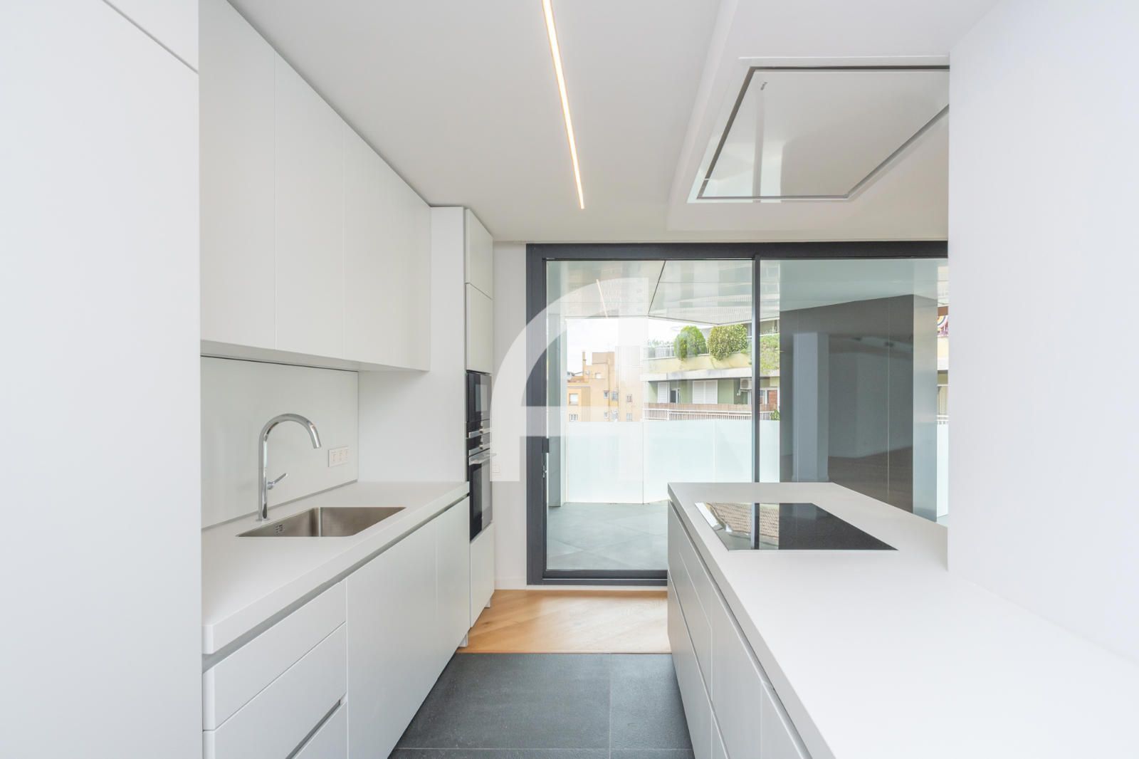 Ático en venta en JOAN MARAGALL, Eixample Nord