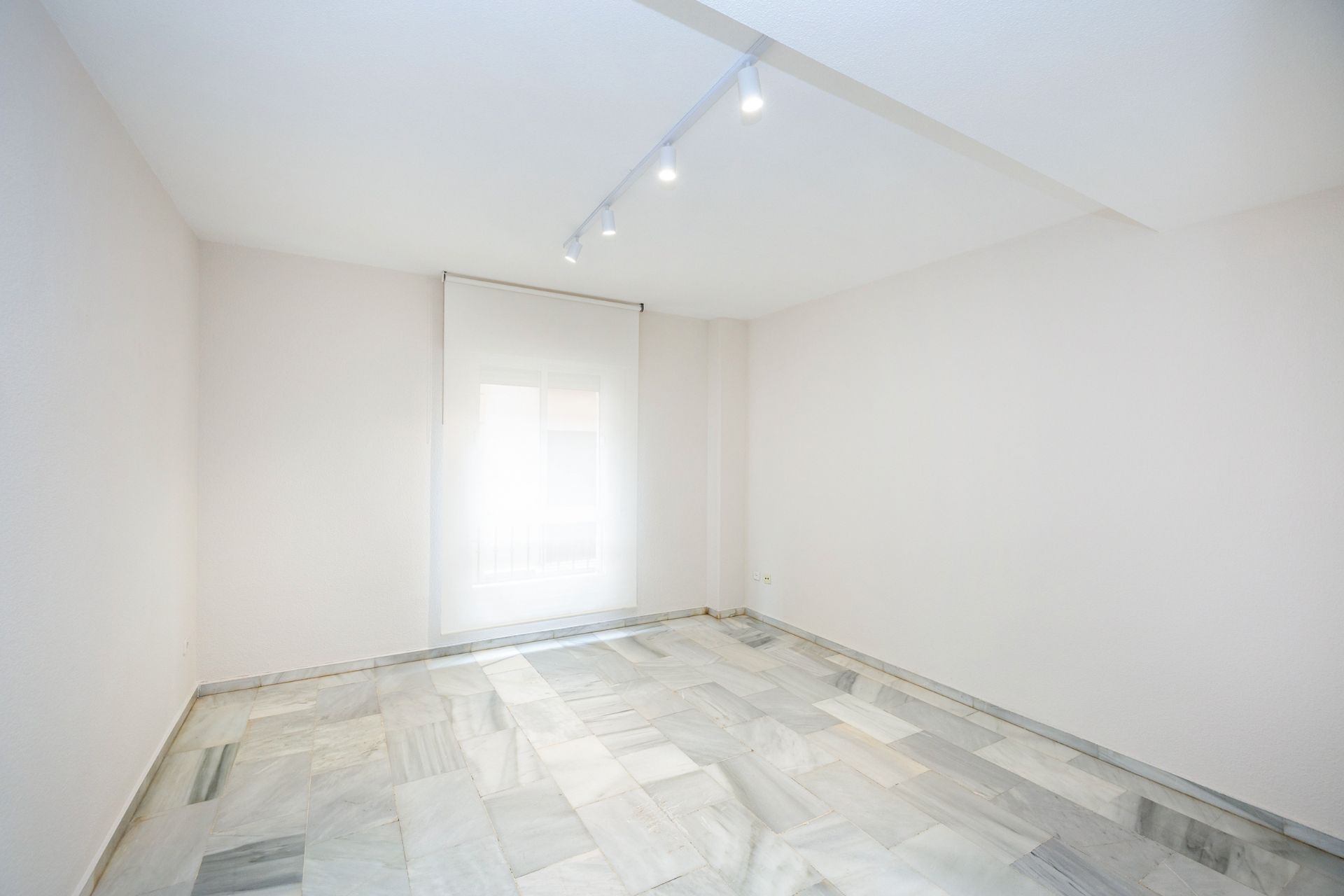 Flat to rent in  Granada Capital  with Air Conditioner, Heating and Washing machine