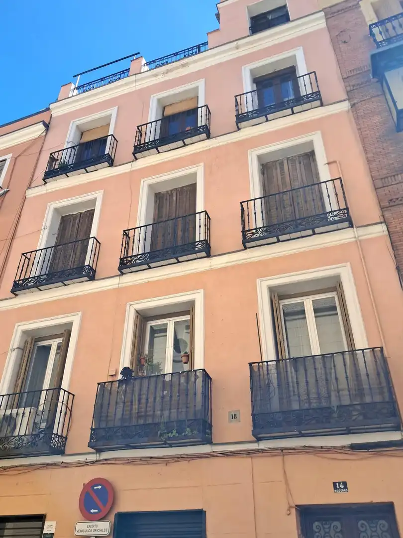 Vista exterior de Piso en venta en Madrid con Balcón