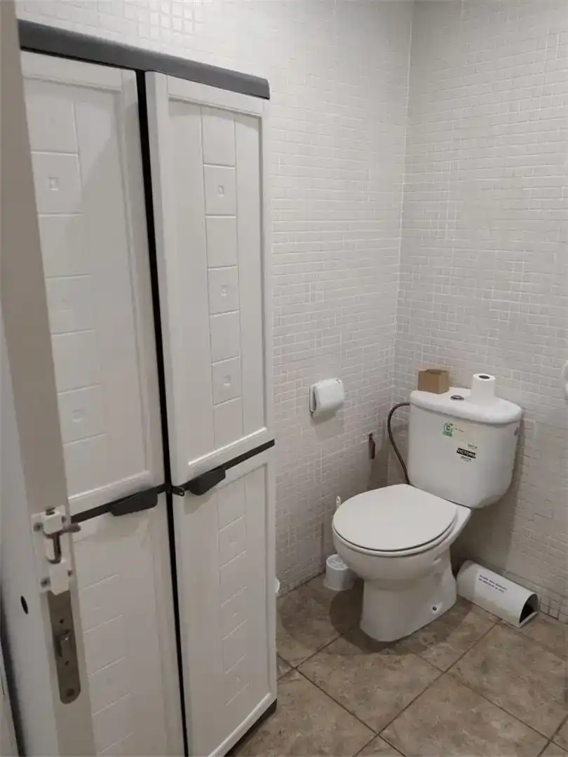 Badezimmer von Fabrikhallen zur Miete in Jesús