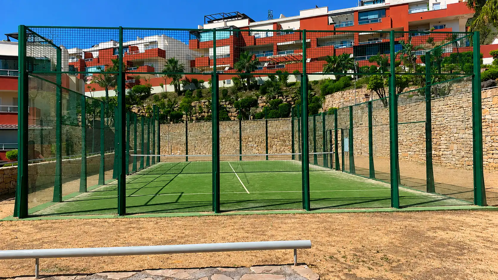 Vista exterior de Apartament de lloguer en Benalmádena amb Aire condicionat, Calefacció i Jardí privat