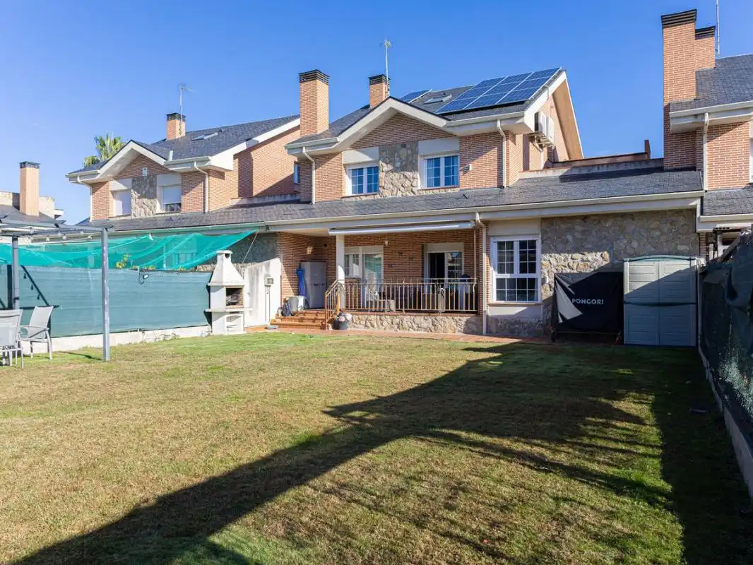 Casa a schiera con terrazza in vendita a C. Feroe