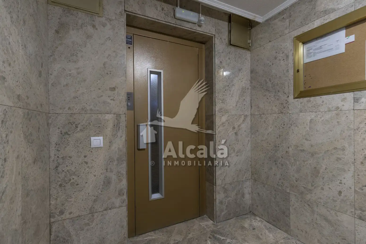 Piso en venta en Alcalá de Henares con Calefacción, Parquet y Terraza