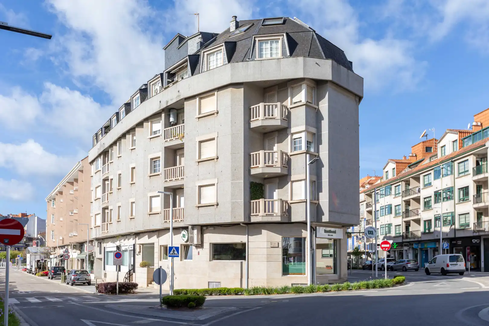 Vista exterior de Apartament en venda en Sanxenxo amb Calefacció, Terrassa i Moblat