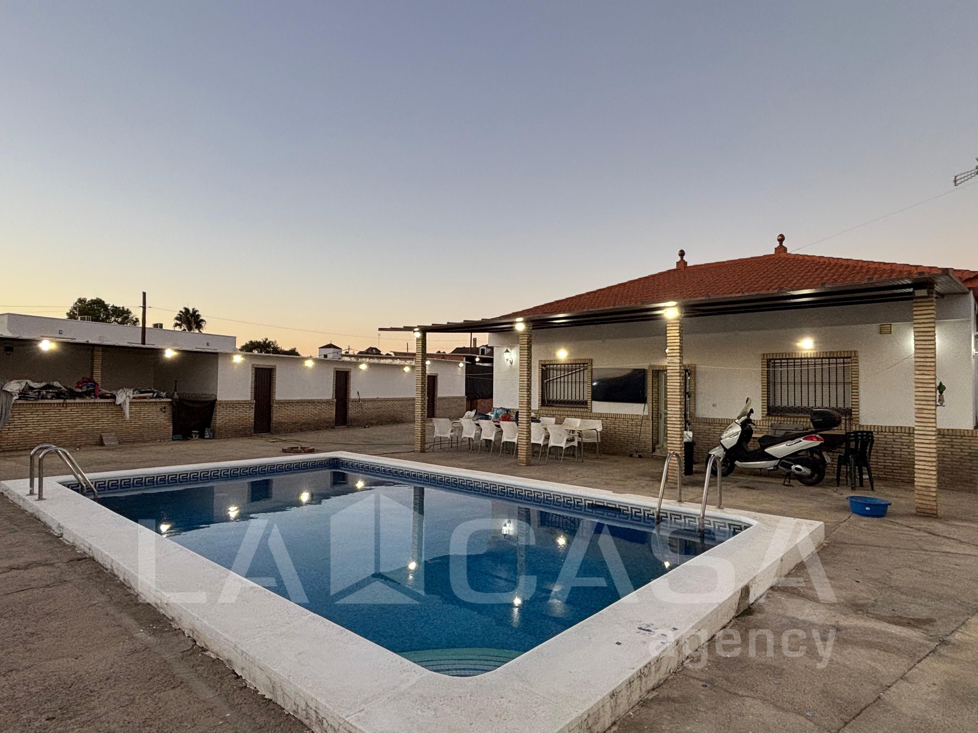Piscina de Casa o chalet en venta en Dos Hermanas con Aire acondicionado y Trastero