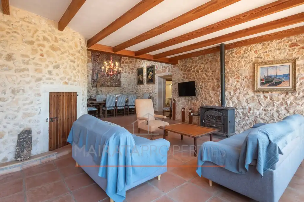 Sala d'estar de Finca rústica en venda en Felanitx amb Aire condicionat, Jardí privat i Terrassa