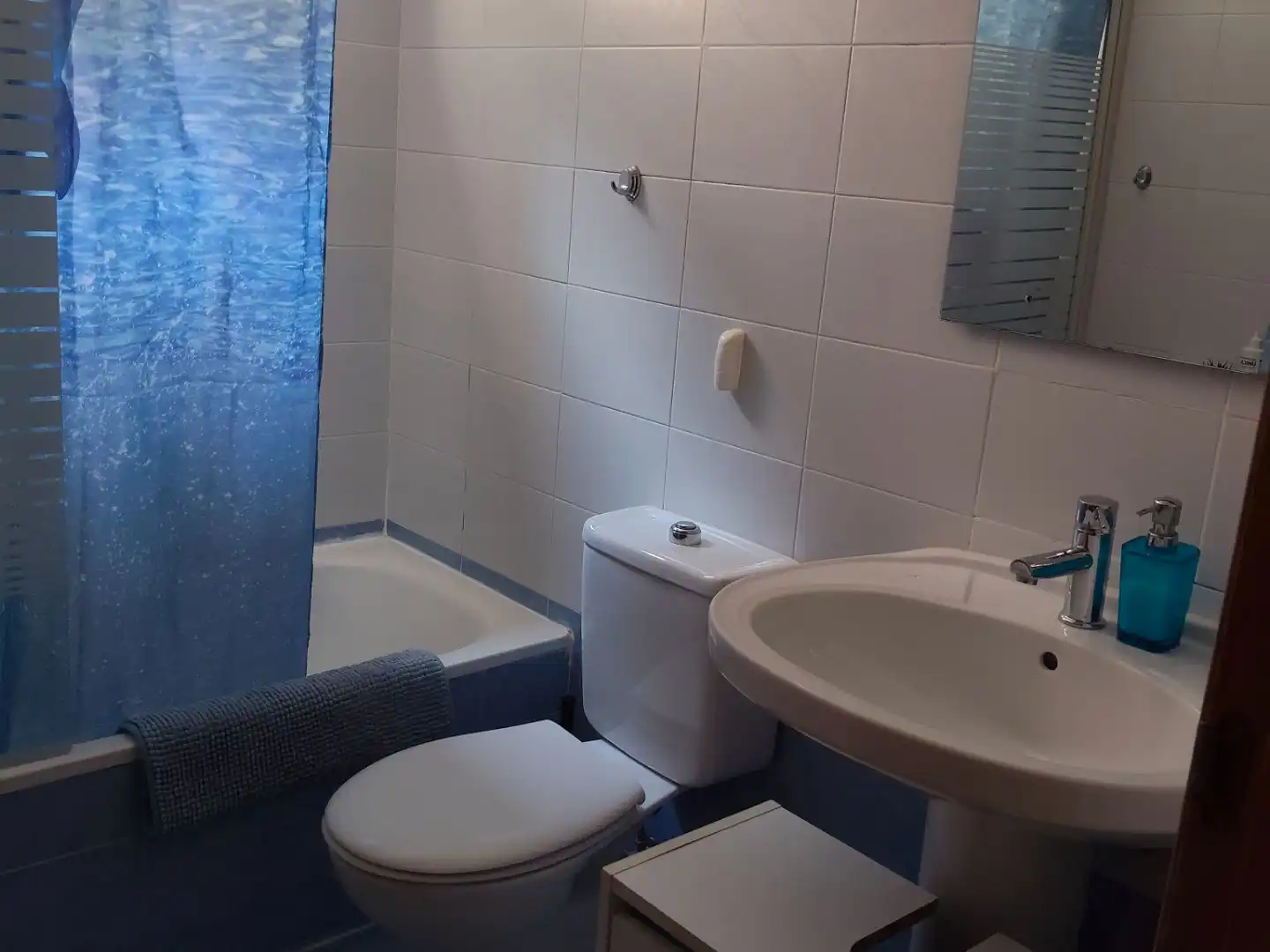 Bathroom of Flat for share in Parla Este