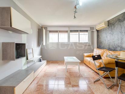 Living room of Planta baja for sale in L'Hospitalet de Llobregat