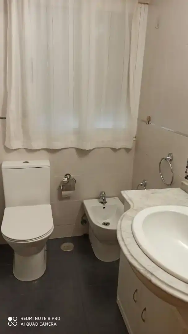 Baño de Piso de alquiler en Madrid con Aire acondicionado, Parquet y Trastero