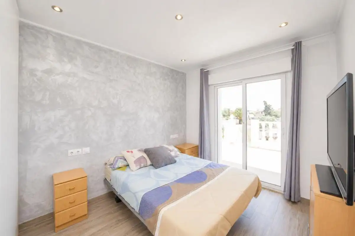 Habitación de Casa adosada en venta en Torrevieja con Calefacción