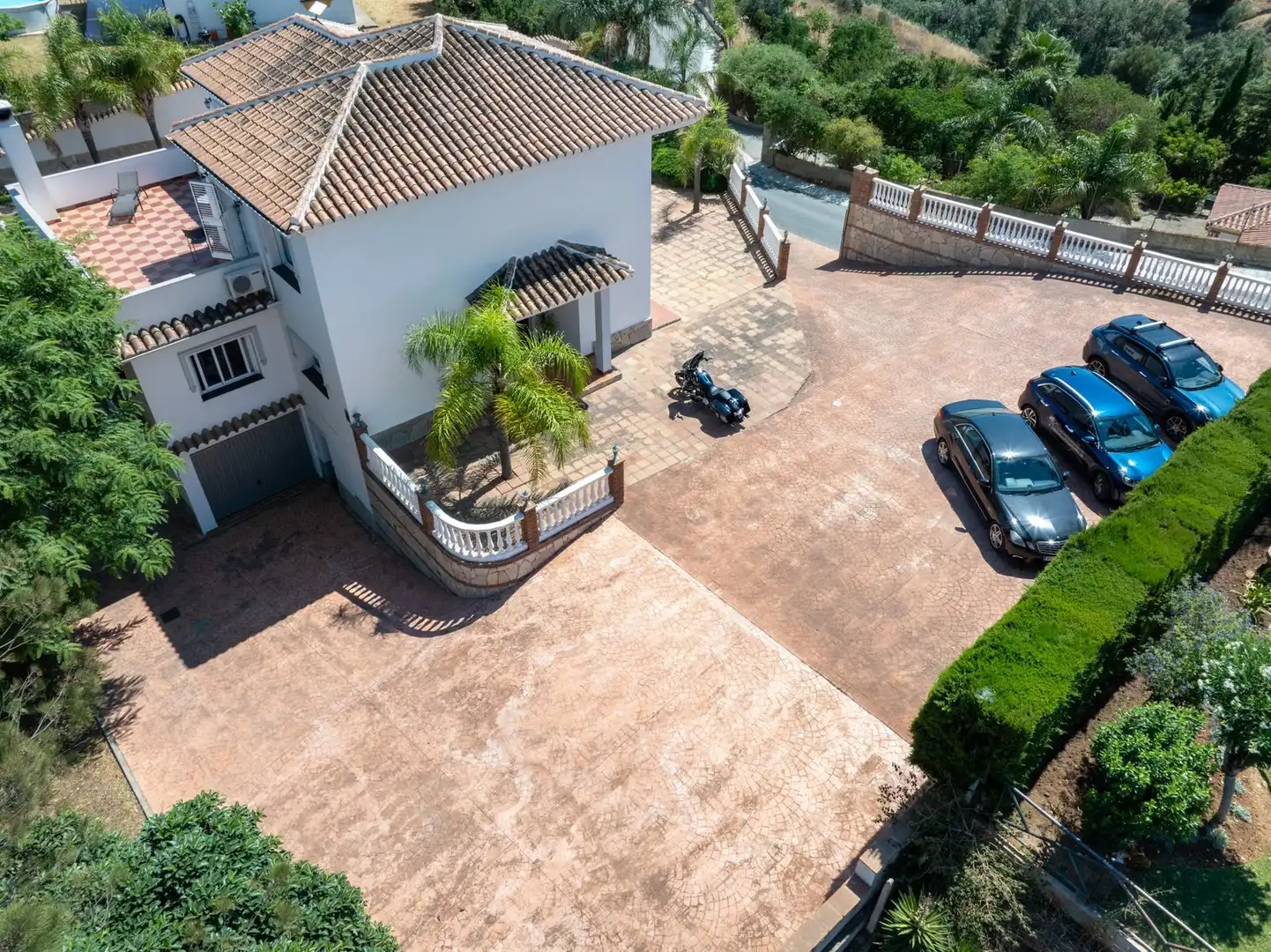 Außenansicht von Einfamilien-Reihenhaus zum Verkauf in Mijas mit Klimaanlage, Terrasse und Abstellraum