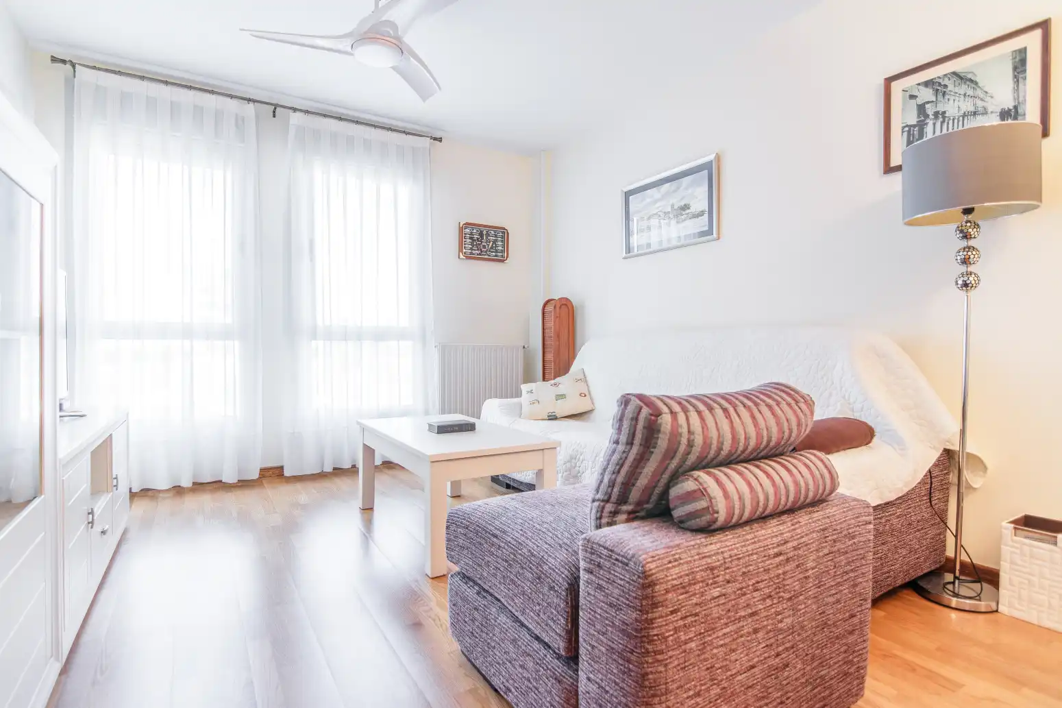Schlafzimmer von Wohnung zum Verkauf in Gozón mit Heizung, Privatgarten und Abstellraum