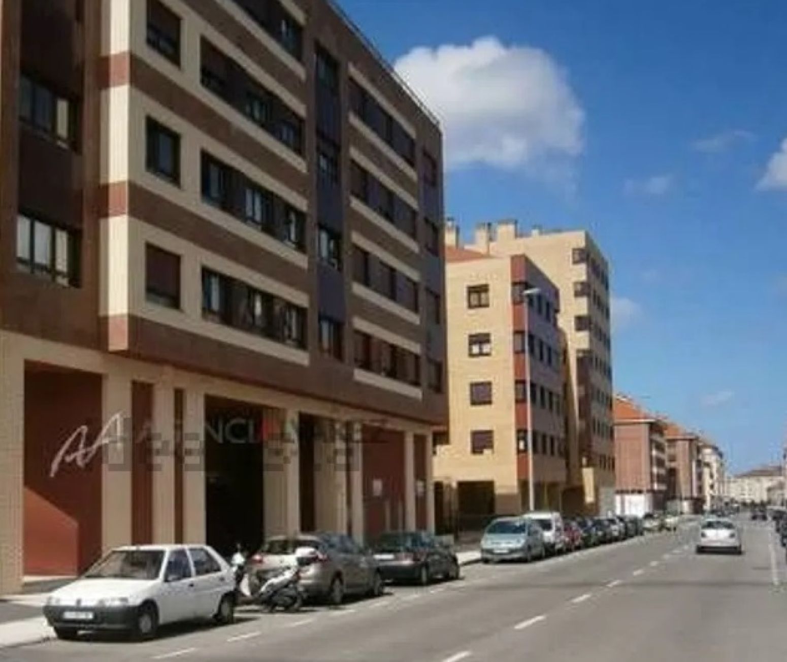 Vista exterior de Local de alquiler en Gijón  con Terraza