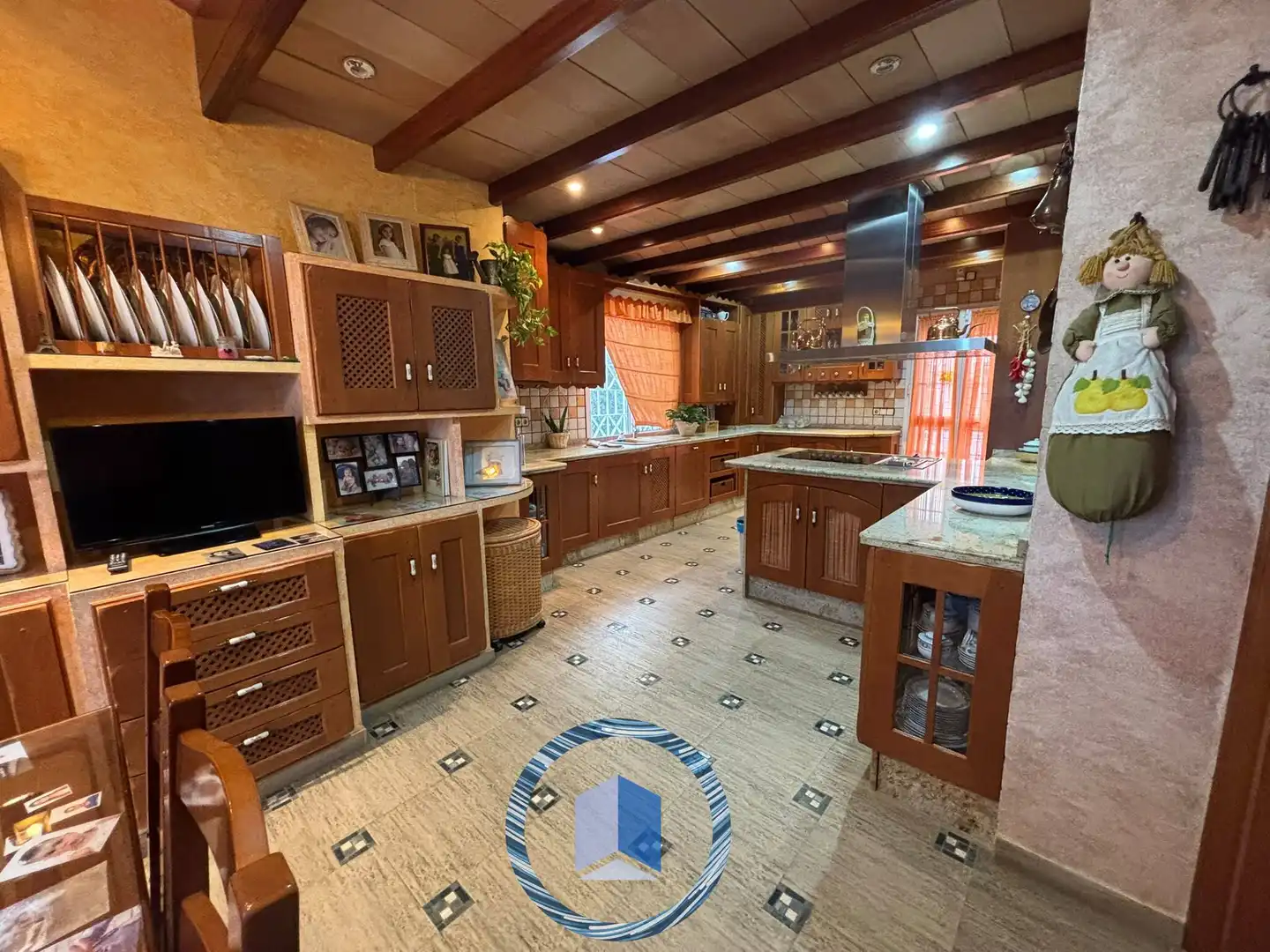 Cocina de Casa o chalet en venta en Alcalá de Guadaira con Aire acondicionado, Jardín privado y Terraza