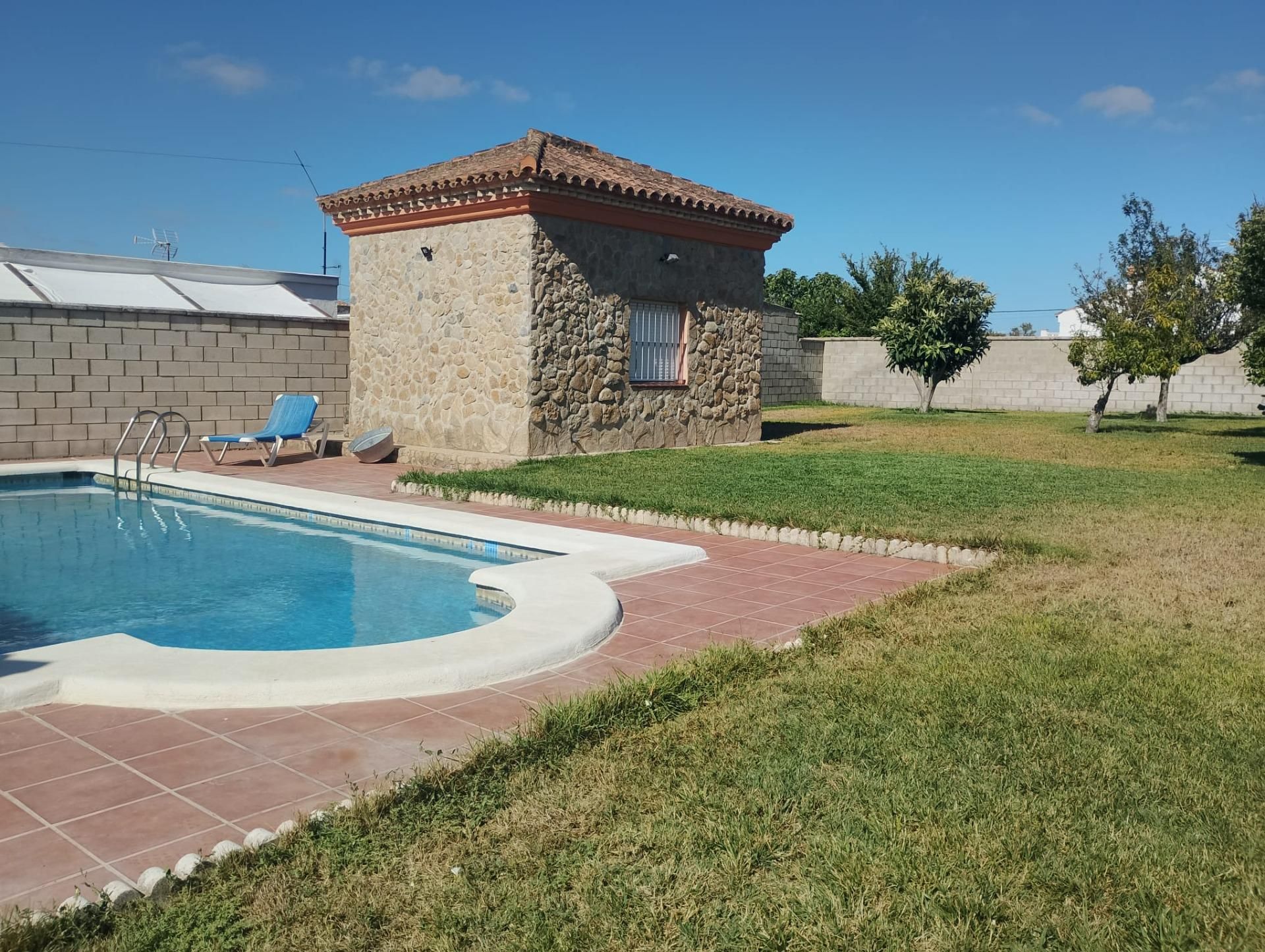 Swimming pool of House or chalet for sale in Chiclana de la Frontera  with Private garden, Storage room and Swimming Pool
