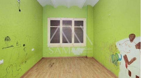 Foto 4 de Edifici en venda a El Camp de l'Arpa del Clot, Barcelona